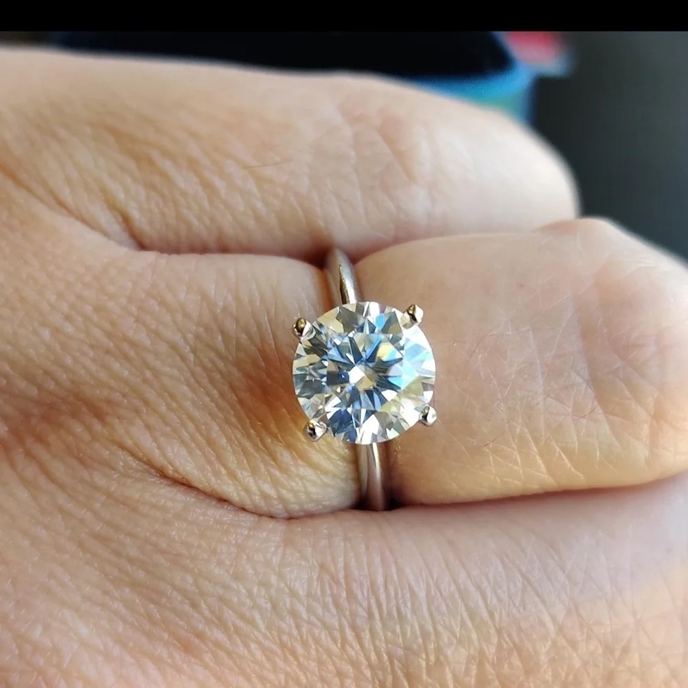 Moissanite Rings for‎ Women, 2CT VVS1 Clarity Rings 14K White Gold Vermeil…